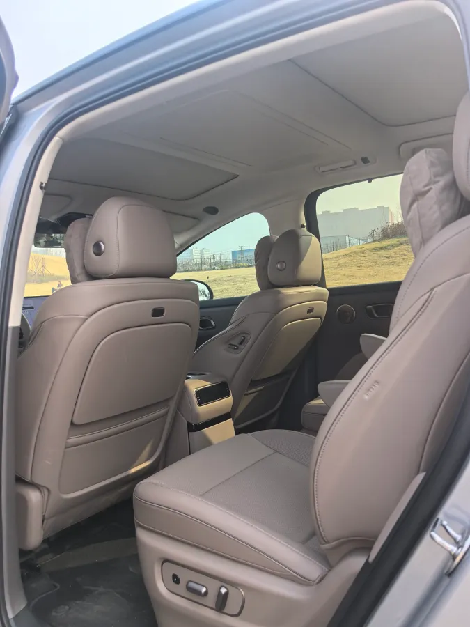 2025 Li i8 BEV,autocango,china used car exporter,china ev exporter,chinese used car exporter,chinese used ev exporter