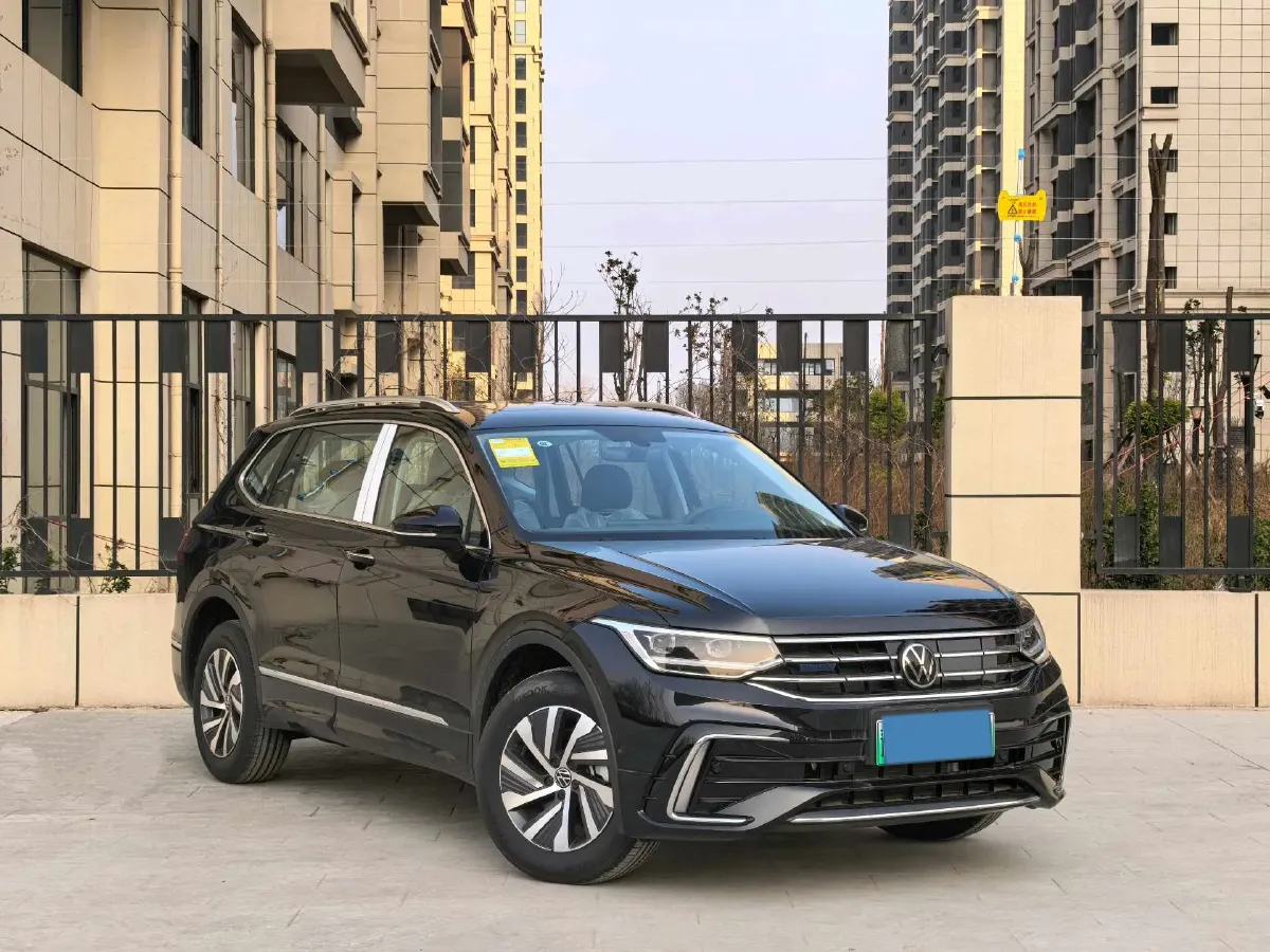 2023 Volkswagen Tiguan L 1.4T 150HP L4 6DCT PHEV 13KWH,autocango,china used car exporter,china ev exporter,chinese used car exporter,chinese used ev exporter