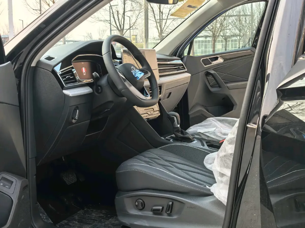 2023 Volkswagen Tiguan L 1.4T 150HP L4 6DCT PHEV 13KWH,autocango,china used car exporter,china ev exporter,chinese used car exporter,chinese used ev exporter