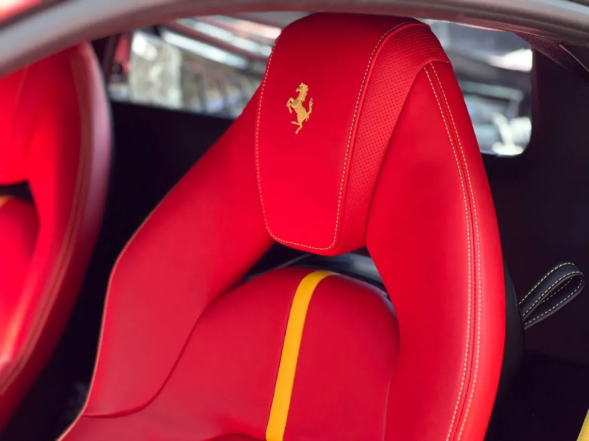 2019 Aston Martin DB11 5.2T 639HP V12 8AT,autocango,china used car exporter,china ev exporter,chinese used car exporter,chinese used ev exporter