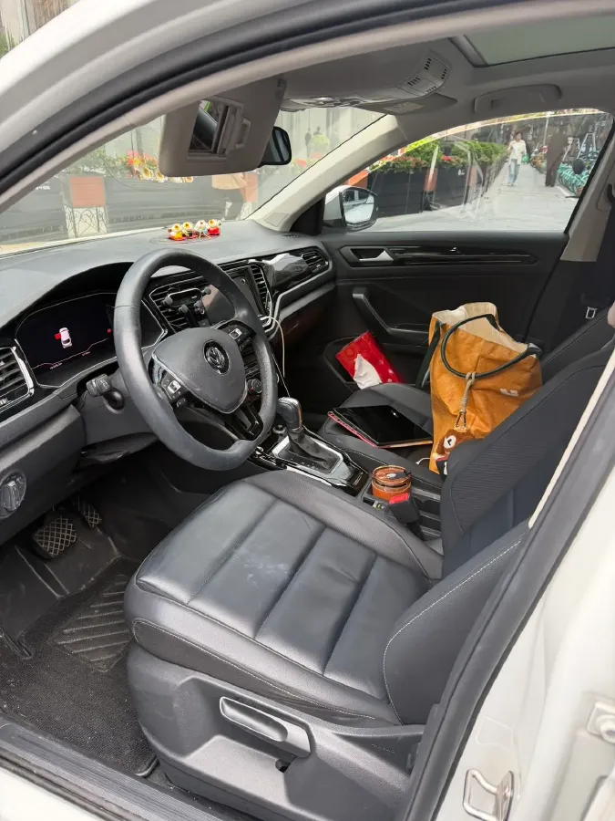 2019 Volkswagen T-Roc 1.4T 150HP L4 7DCT,autocango,china used car exporter,china ev exporter,chinese used car exporter,chinese used ev exporter