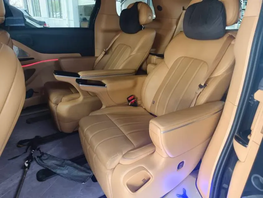 2025 Voyah Dream 1.5T 150HP L4 PHEV 41.7KWH,autocango,china used car exporter,china ev exporter,chinese used car exporter,chinese used ev exporter