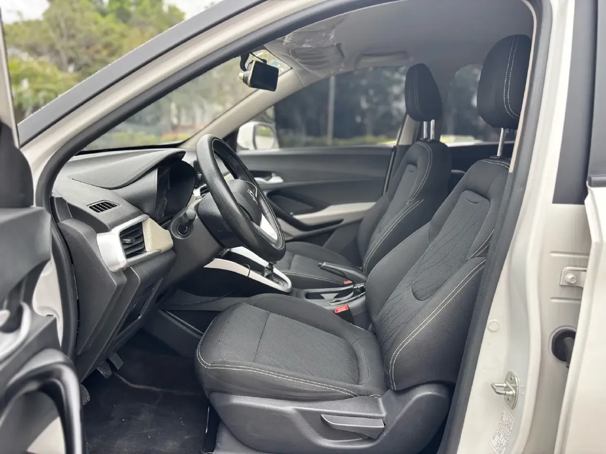 2019 WuLing HongGuang 1.5L 99HP L4 6MT,autocango,china used car exporter,china ev exporter,chinese used car exporter,chinese used ev exporter