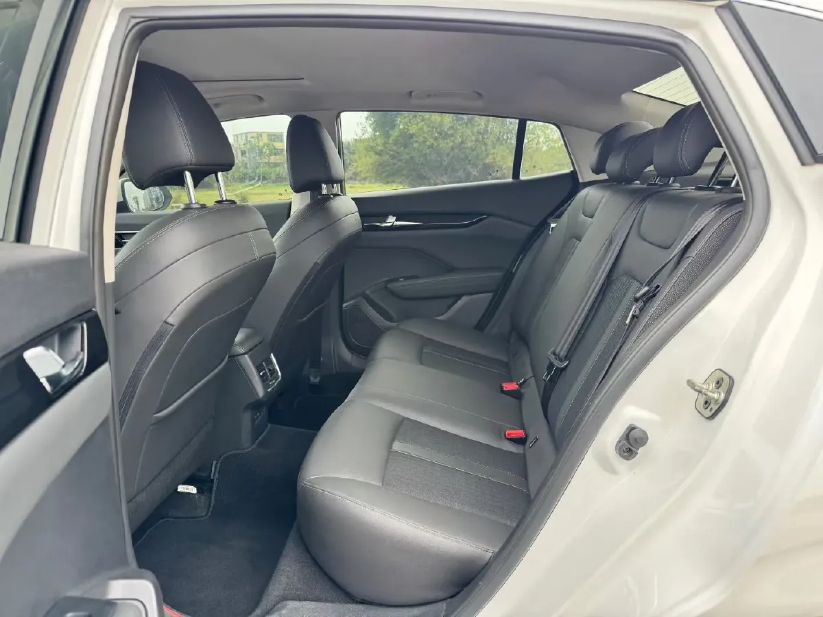 2020 DongFeng Aeolus YiXuan 1.5T 150HP L4 6DCT,autocango,china used car exporter,china ev exporter,chinese used car exporter,chinese used ev exporter