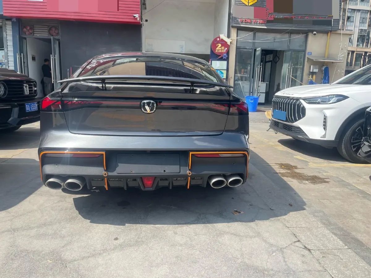 2023 ChangAn UNI-V 1.5T 188HP L4 7DCT,autocango,china used car exporter,china ev exporter,chinese used car exporter,chinese used ev exporter