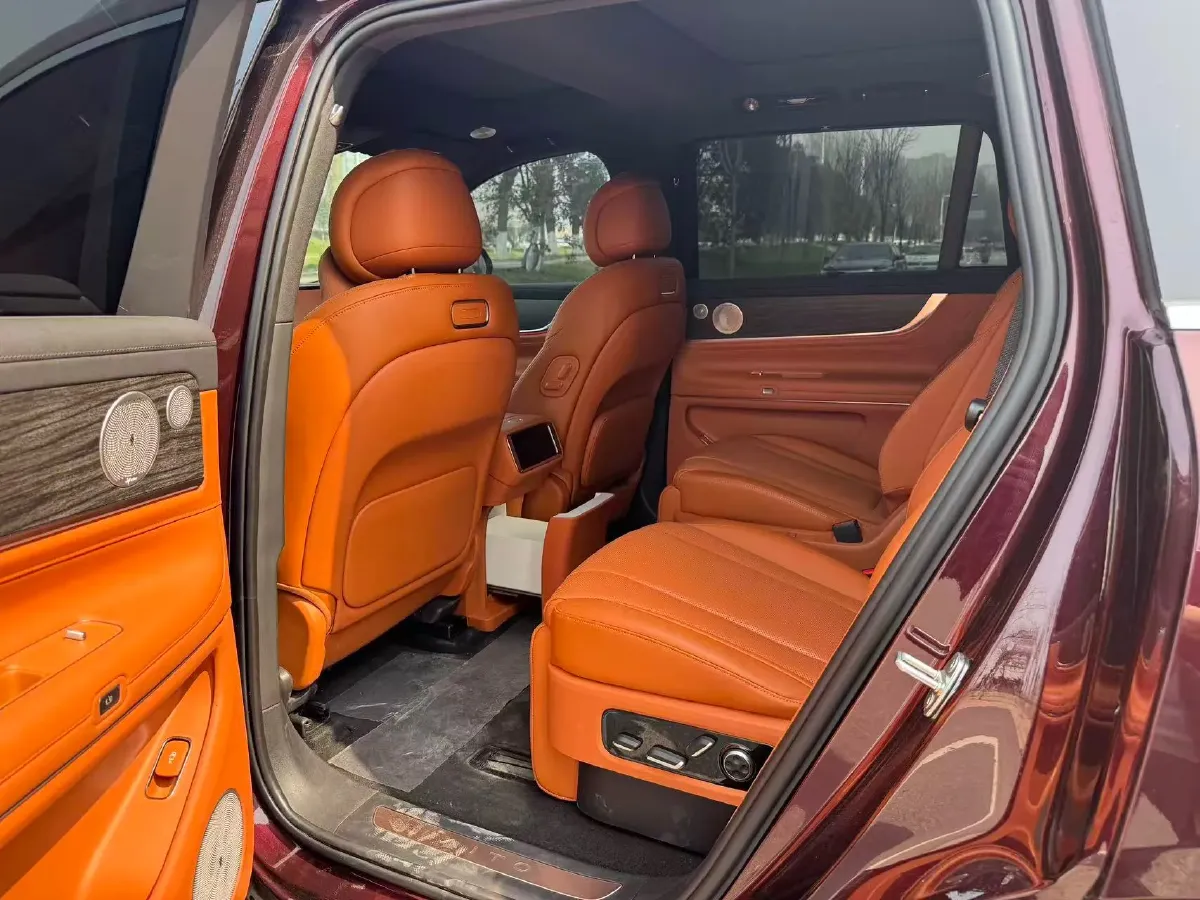 2025 AITO AITO M9 REEV 160HP REEV 52KWH,autocango,china used car exporter,china ev exporter,chinese used car exporter,chinese used ev exporter