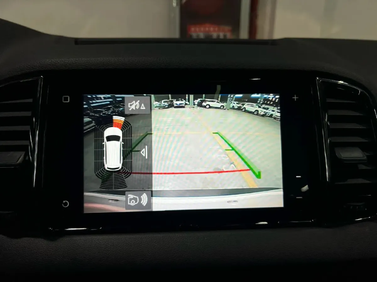 2020 Skoda Karoq 1.4T 150HP L4 7DCT,autocango,china used car exporter,china ev exporter,chinese used car exporter,chinese used ev exporter