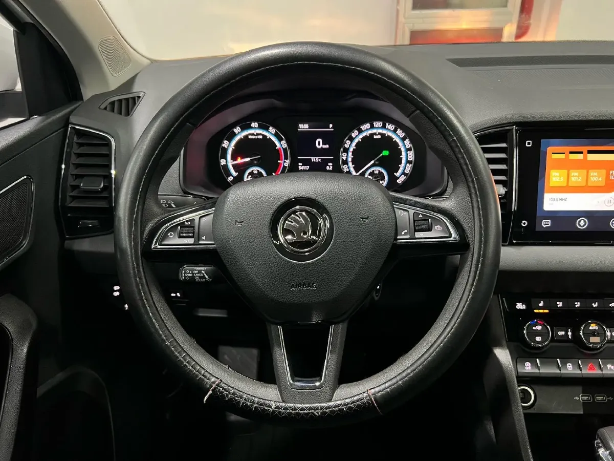 2020 Skoda Karoq 1.4T 150HP L4 7DCT,autocango,china used car exporter,china ev exporter,chinese used car exporter,chinese used ev exporter