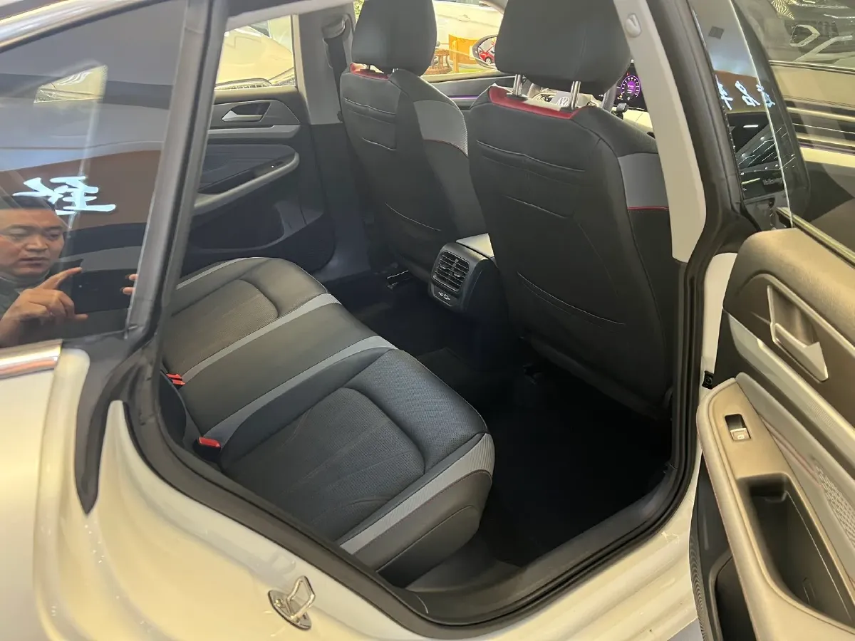 2024 Volkswagen Lamando 1.4T 150HP L4 7DCT,autocango,china used car exporter,china ev exporter,chinese used car exporter,chinese used ev exporter