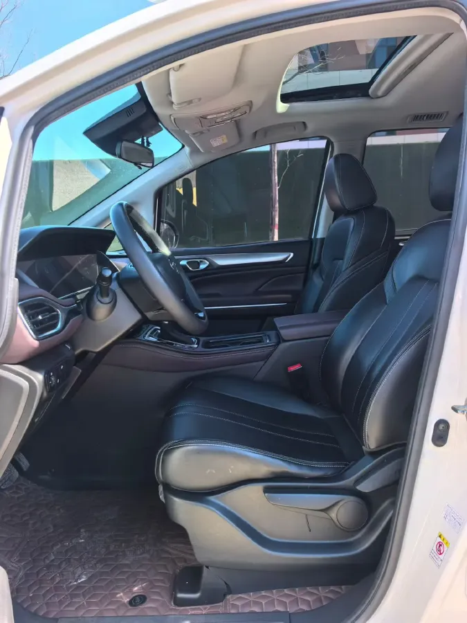 2021 GAC Trumpchi M6 1.5T 169HP L4 7DCT,autocango,china used car exporter,china ev exporter,chinese used car exporter,chinese used ev exporter