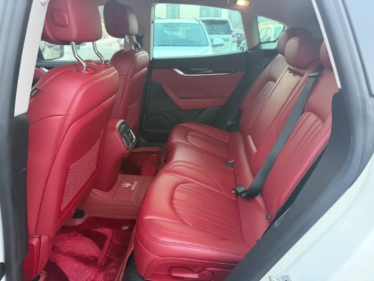 2018 Maserati Levante 3.0T 350HP V6 8AT,autocango,china used car exporter,china ev exporter,chinese used car exporter,chinese used ev exporter