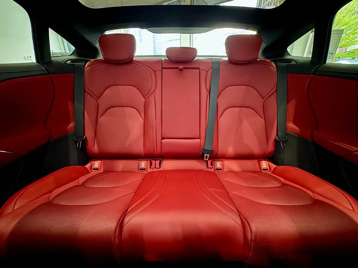 2024 MI SU7 BEV 73.6KWH,autocango,china used car exporter,china ev exporter,chinese used car exporter,chinese used ev exporter