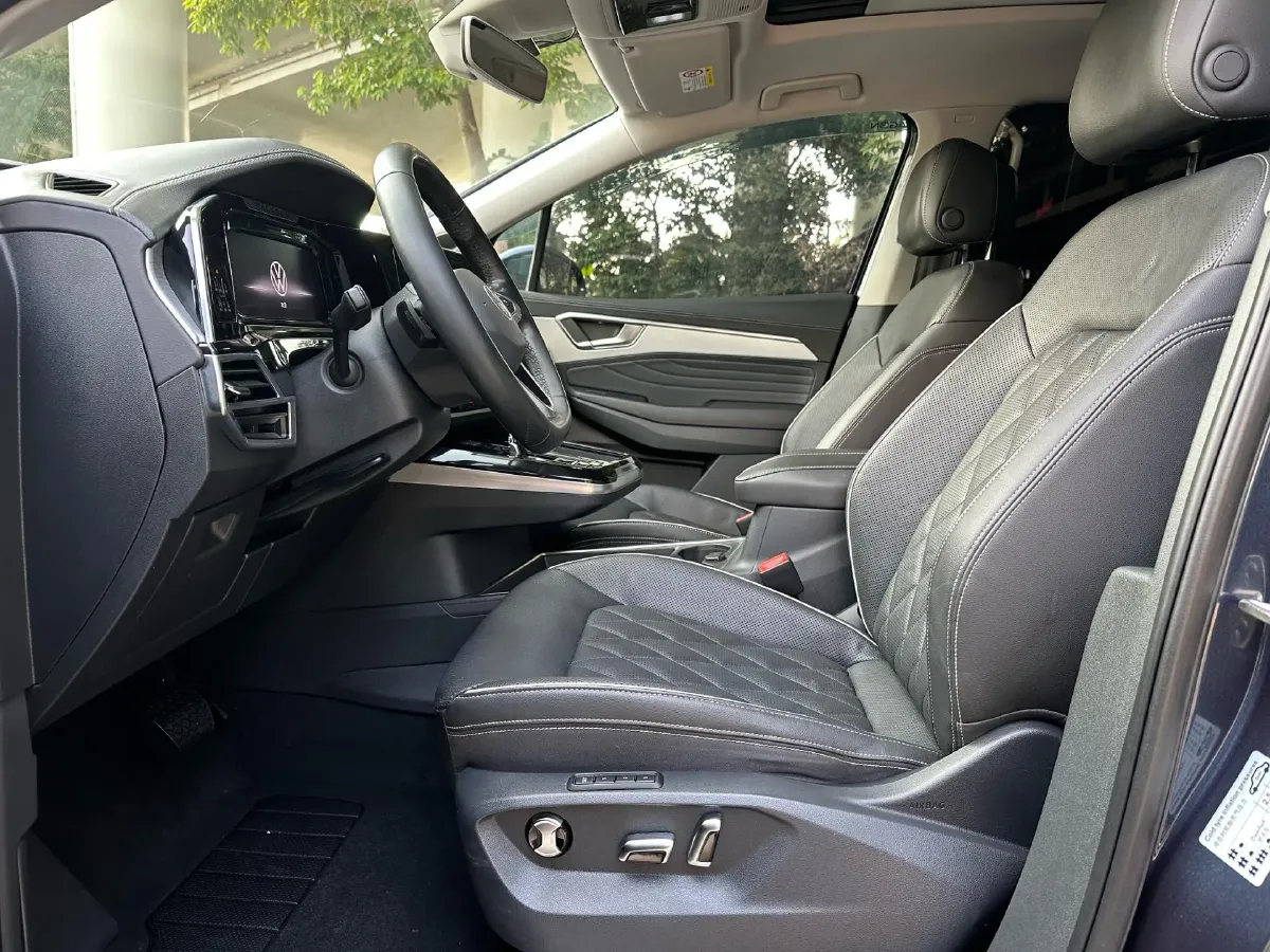 2021 Volkswagen Talagon 2.5T 299HP V6 7DCT,autocango,china used car exporter,china ev exporter,chinese used car exporter,chinese used ev exporter