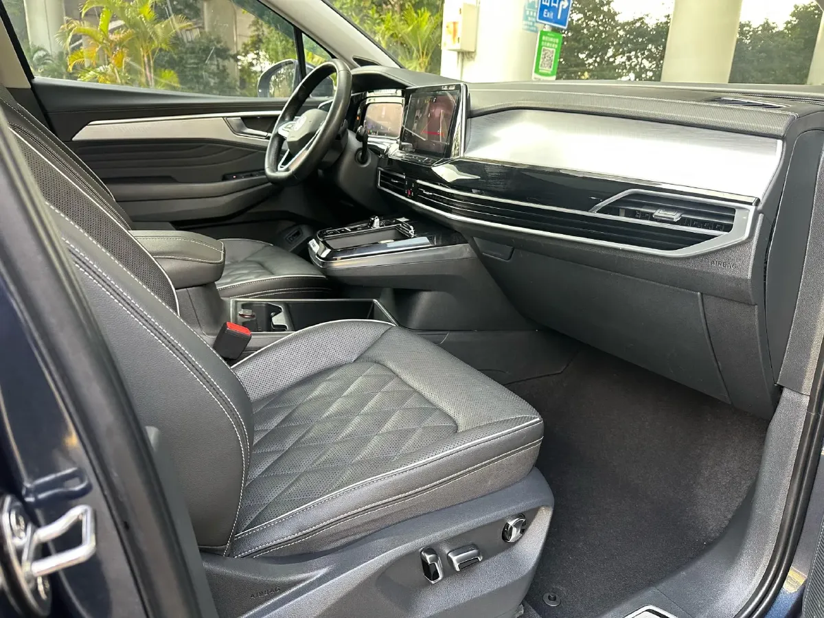 2021 Volkswagen Talagon 2.5T 299HP V6 7DCT,autocango,china used car exporter,china ev exporter,chinese used car exporter,chinese used ev exporter