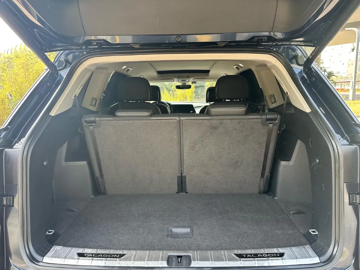 2021 Volkswagen Talagon 2.5T 299HP V6 7DCT,autocango,china used car exporter,china ev exporter,chinese used car exporter,chinese used ev exporter