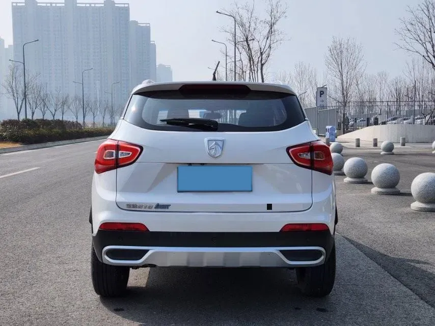 2017 BaoJun 310W 1.5L 105HP L4 6MT,autocango,china used car exporter,china ev exporter,chinese used car exporter,chinese used ev exporter