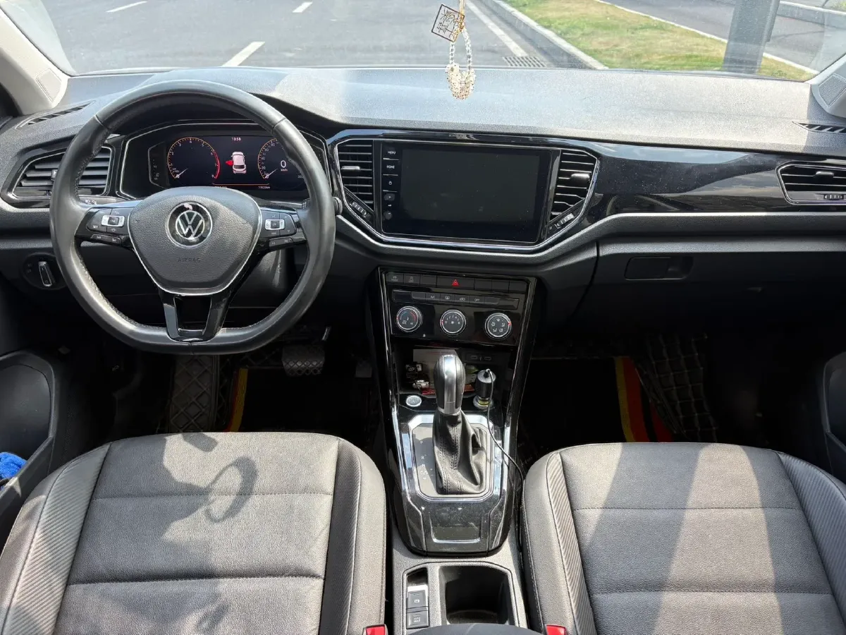 2021 Volkswagen T-Roc 1.4T 150HP L4 7DCT,autocango,china used car exporter,china ev exporter,chinese used car exporter,chinese used ev exporter