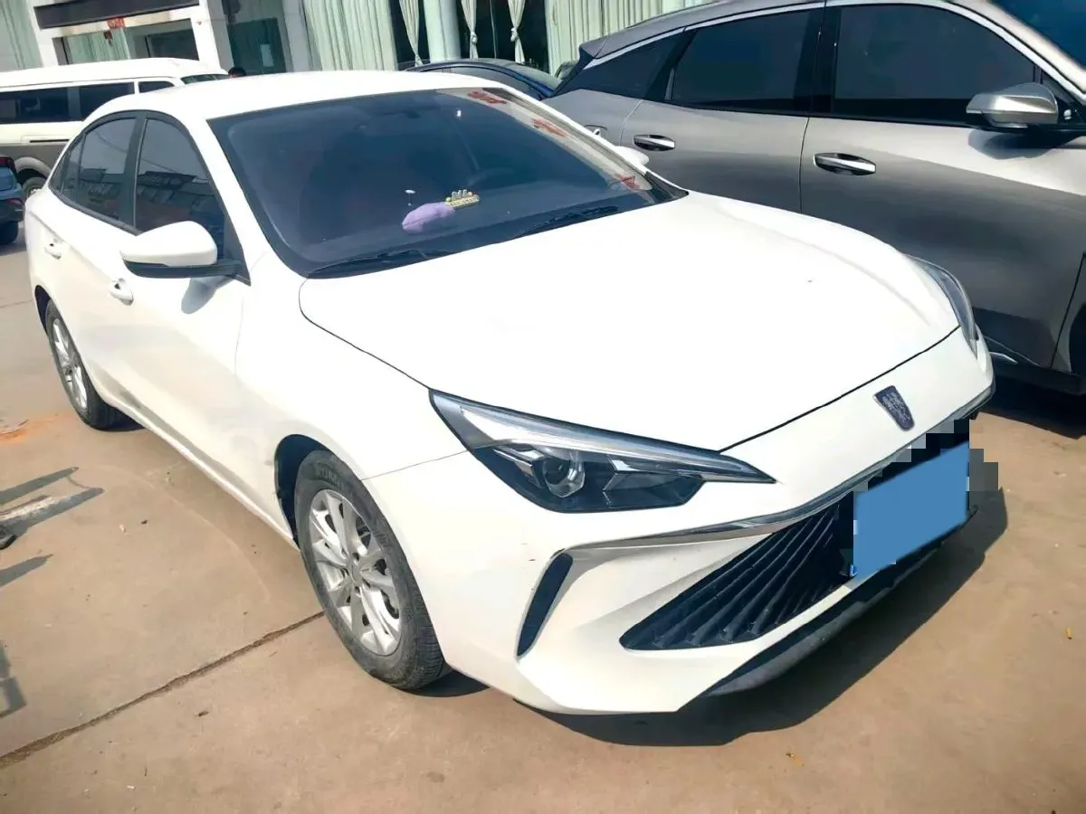 2023 Roewe i5 1.5L 129HP L4 5MT,autocango,china used car exporter,china ev exporter,chinese used car exporter,chinese used ev exporter