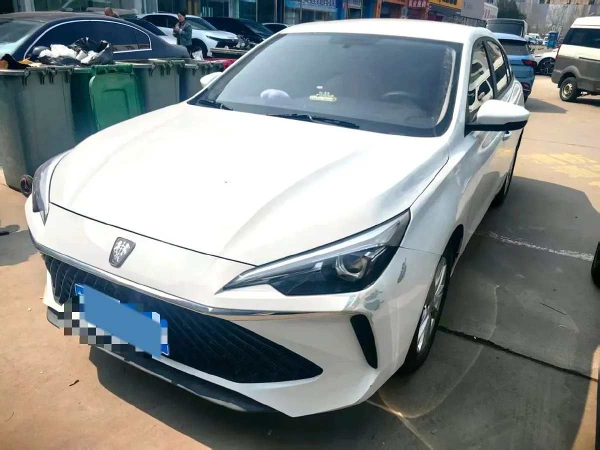 2023 Roewe i5 1.5L 129HP L4 5MT,autocango,china used car exporter,china ev exporter,chinese used car exporter,chinese used ev exporter