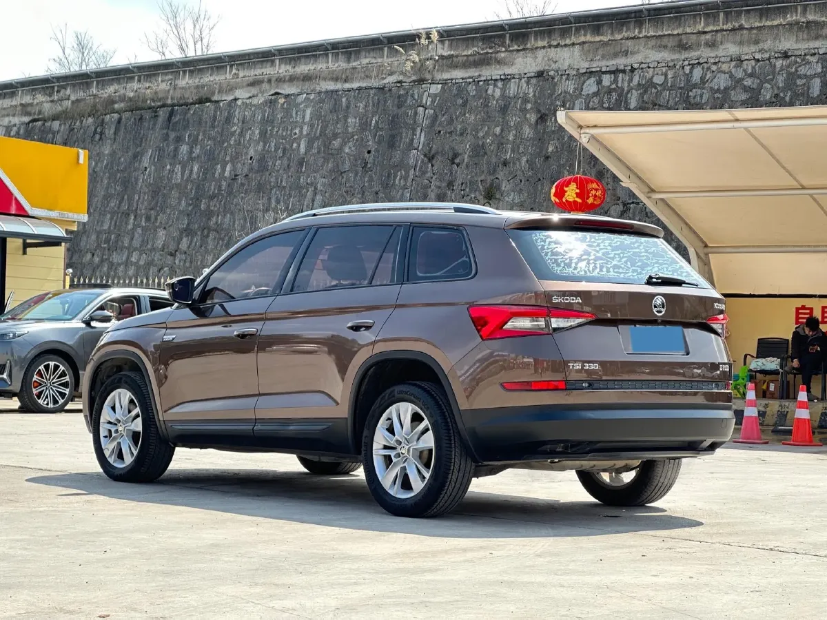 2017 Skoda Kodiak 1.8T 180HP L4 7DCT,autocango,china used car exporter,china ev exporter,chinese used car exporter,chinese used ev exporter