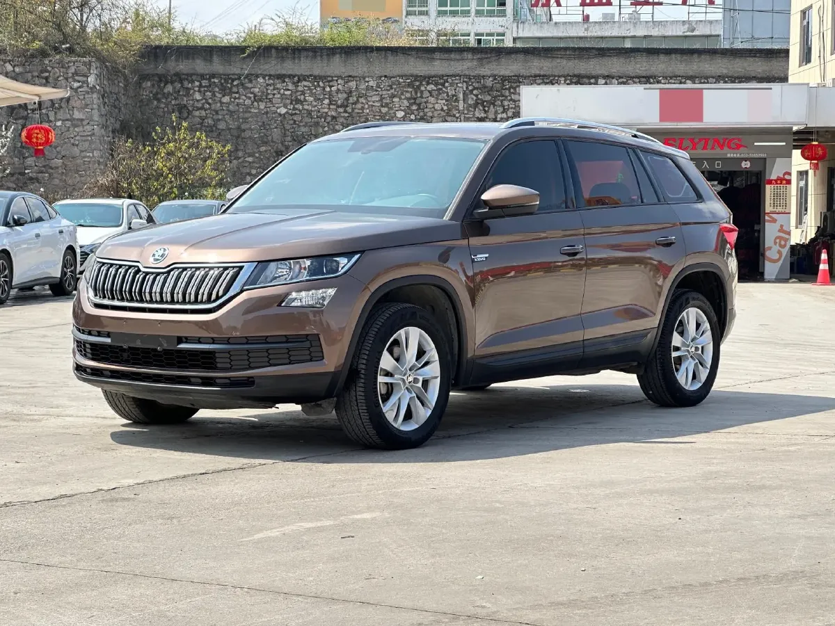 2017 Skoda Kodiak 1.8T 180HP L4 7DCT,autocango,china used car exporter,china ev exporter,chinese used car exporter,chinese used ev exporter
