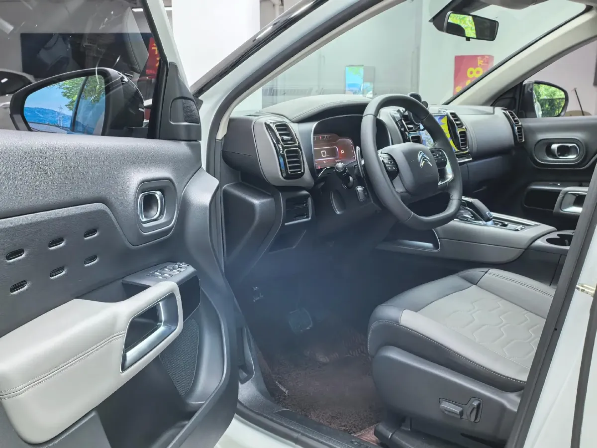 2020 Citroen C5 Aircross 1.6T 170HP L4 6AT,autocango,china used car exporter,china ev exporter,chinese used car exporter,chinese used ev exporter