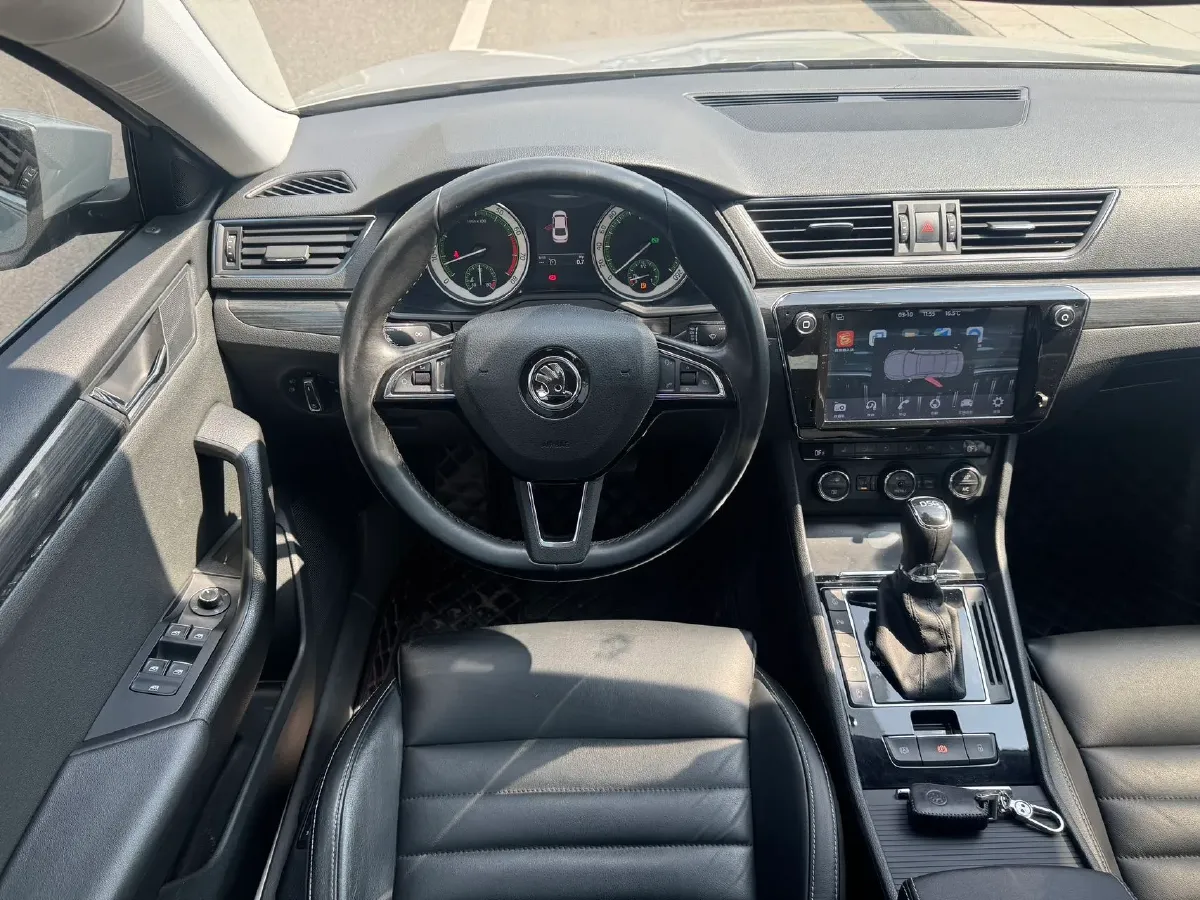 2018 Skoda Kodiak 1.8T 180HP L4 7DCT,autocango,china used car exporter,china ev exporter,chinese used car exporter,chinese used ev exporter