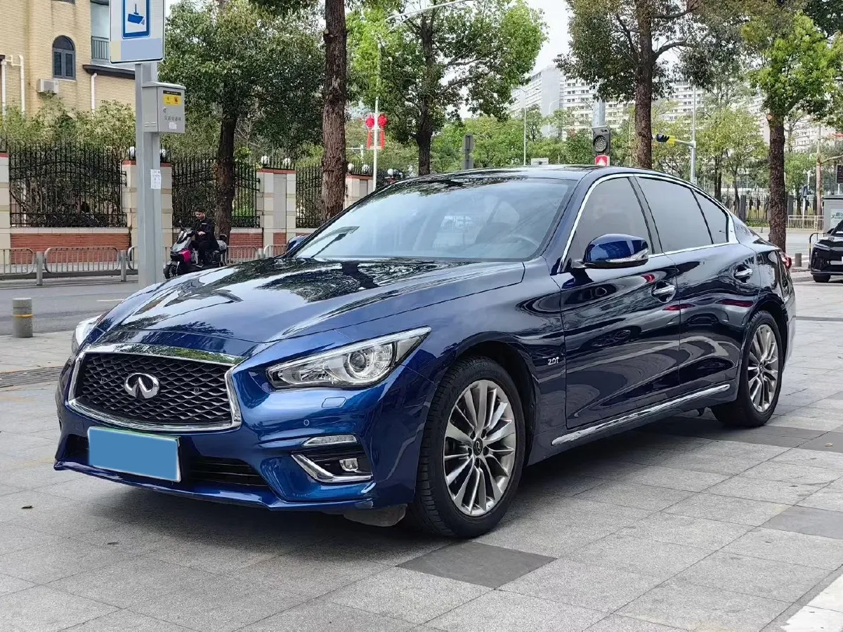 2018 Jeep Grand Commander 2.0T 265HP L4 9AT,autocango,china used car exporter,china ev exporter,chinese used car exporter,chinese used ev exporter