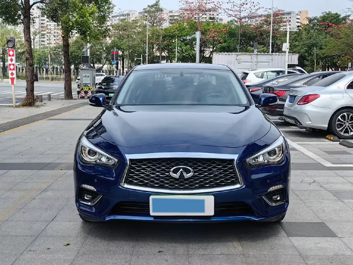 2018 Jeep Grand Commander 2.0T 265HP L4 9AT,autocango,china used car exporter,china ev exporter,chinese used car exporter,chinese used ev exporter