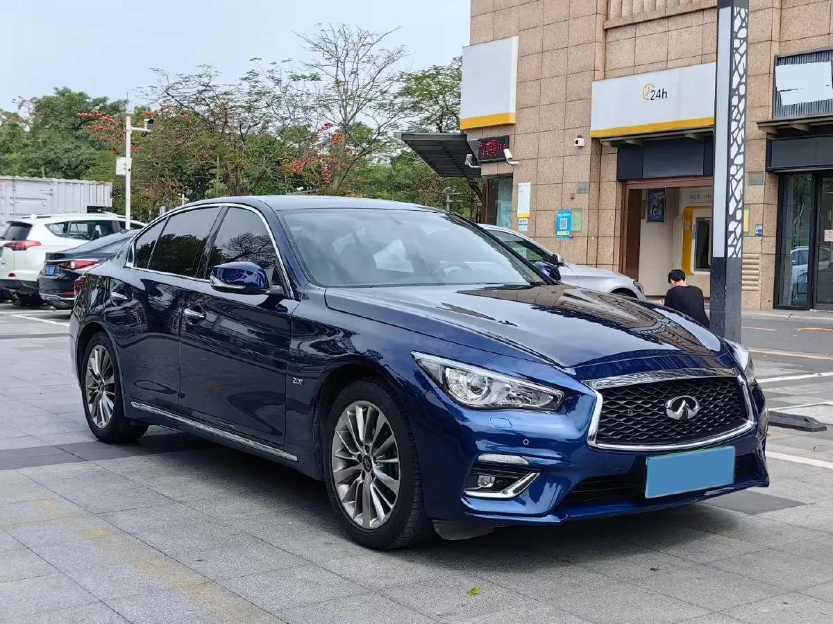 2018 Jeep Grand Commander 2.0T 265HP L4 9AT,autocango,china used car exporter,china ev exporter,chinese used car exporter,chinese used ev exporter