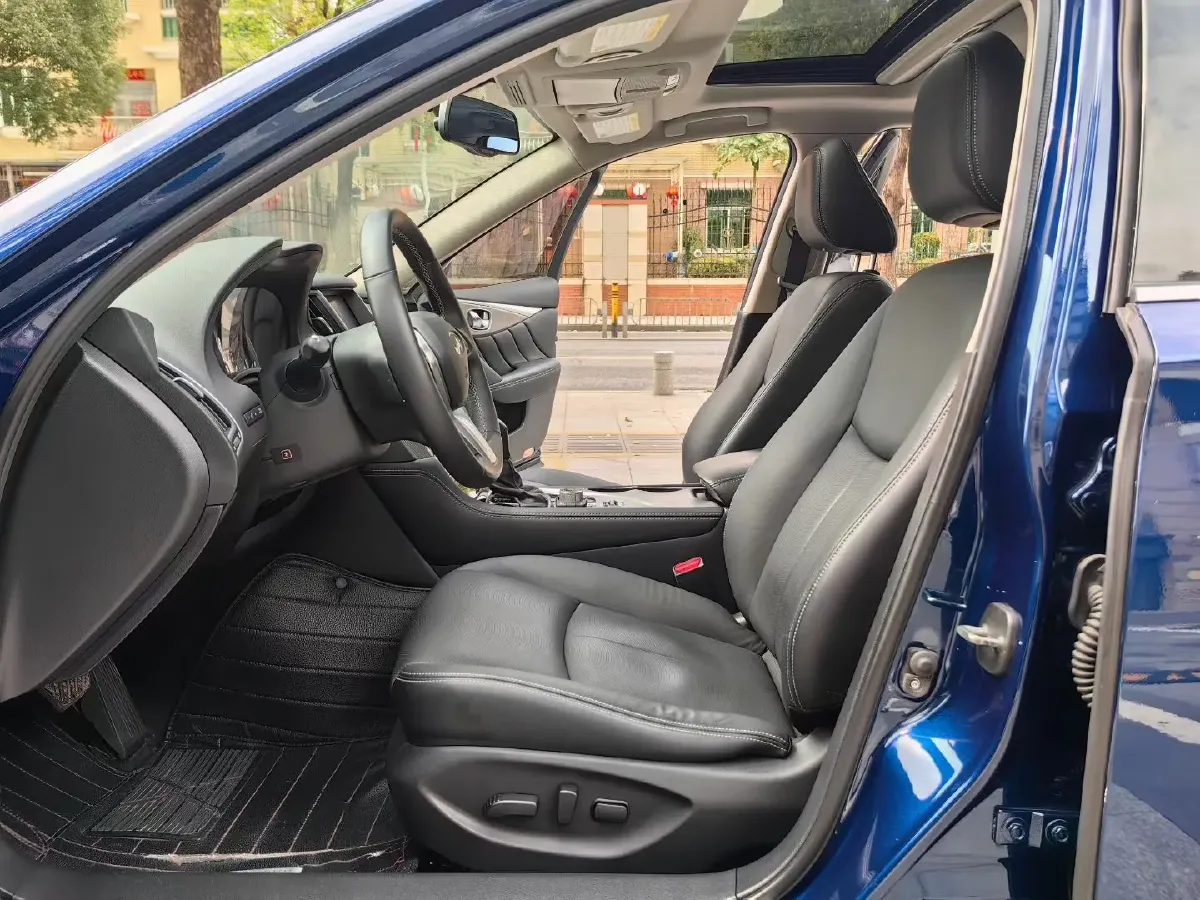 2018 Jeep Grand Commander 2.0T 265HP L4 9AT,autocango,china used car exporter,china ev exporter,chinese used car exporter,chinese used ev exporter