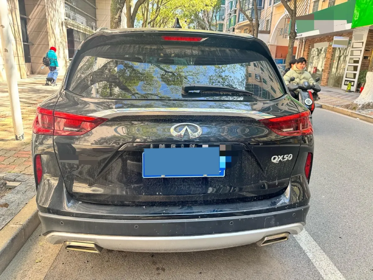 2018 Infiniti QX30 2.0T 211HP L4 7DCT,autocango,china used car exporter,china ev exporter,chinese used car exporter,chinese used ev exporter