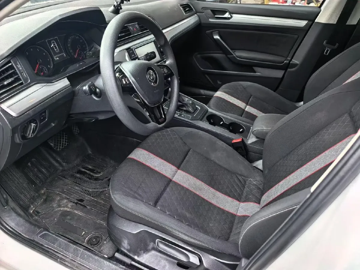 2019 Volkswagen T-Cross 1.4T 150HP L4 7DCT,autocango,china used car exporter,china ev exporter,chinese used car exporter,chinese used ev exporter