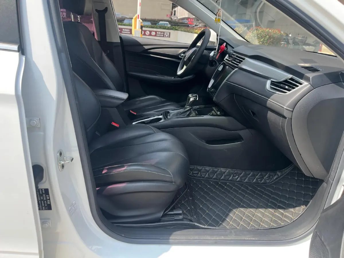 2019 Roewe i5 1.5L 120HP L4 CVT,autocango,china used car exporter,china ev exporter,chinese used car exporter,chinese used ev exporter