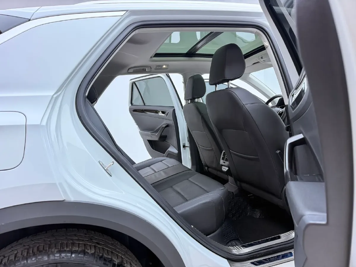 2021 Volkswagen T-Roc 1.4T 150HP L4 7DCT,autocango,china used car exporter,china ev exporter,chinese used car exporter,chinese used ev exporter