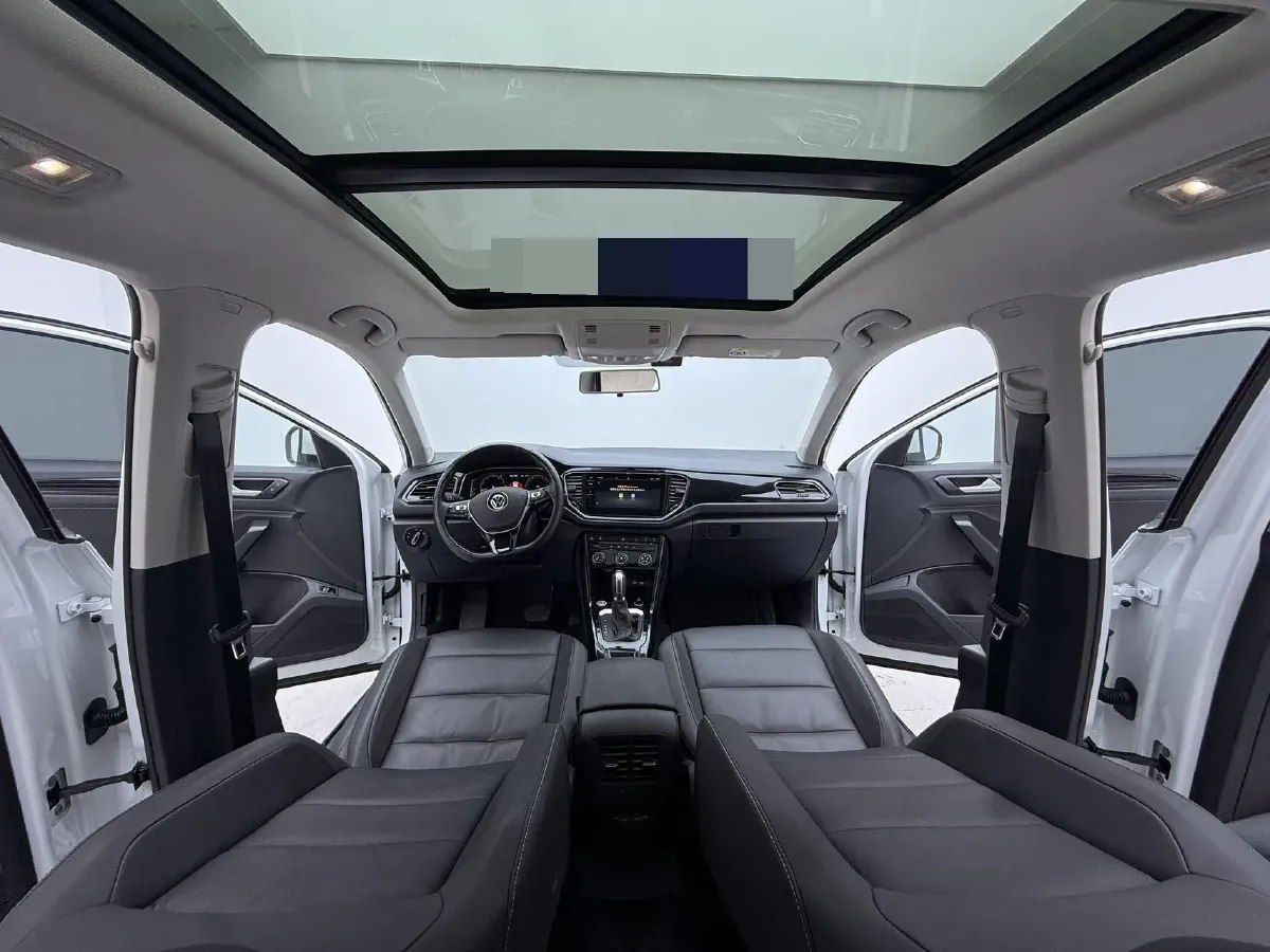 2021 Volkswagen T-Roc 1.4T 150HP L4 7DCT,autocango,china used car exporter,china ev exporter,chinese used car exporter,chinese used ev exporter