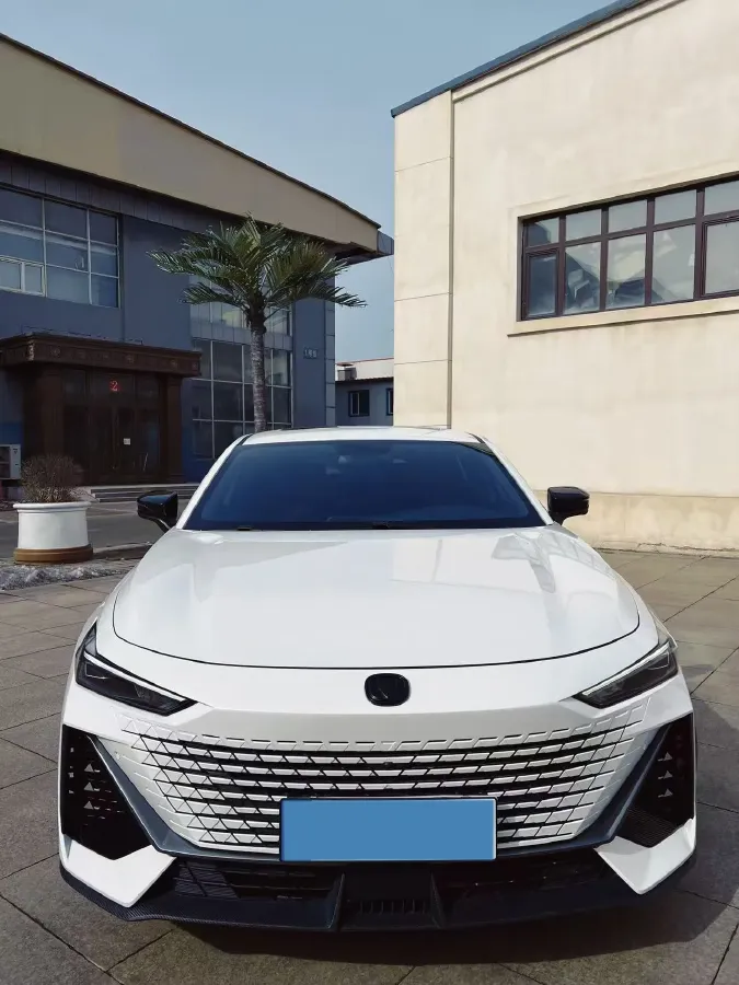 2023 ChangAn UNI-V iDD 1.5T 170HP L4 6TCT PHEV 18.4KWH,autocango,china used car exporter,china ev exporter,chinese used car exporter,chinese used ev exporter