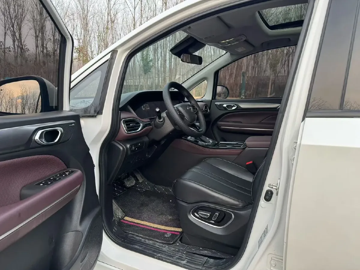 2023 GAC Trumpchi M6 1.5T 177HP L4 7DCT,autocango,china used car exporter,china ev exporter,chinese used car exporter,chinese used ev exporter