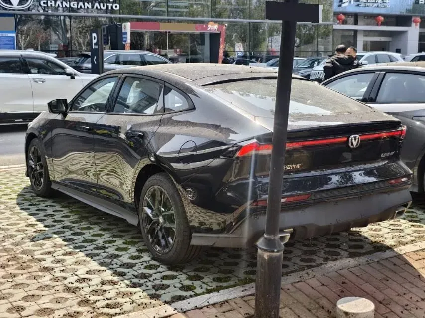 2024 ChangAn UNI-V 1.5T 188HP L4 7DCT,autocango,china used car exporter,china ev exporter,chinese used car exporter,chinese used ev exporter