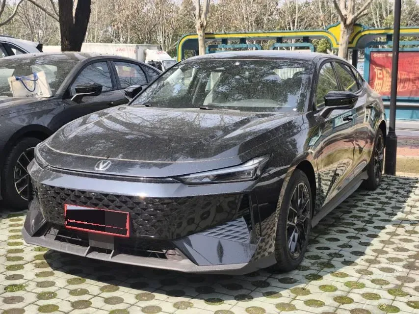 2024 ChangAn UNI-V 1.5T 188HP L4 7DCT,autocango,china used car exporter,china ev exporter,chinese used car exporter,chinese used ev exporter