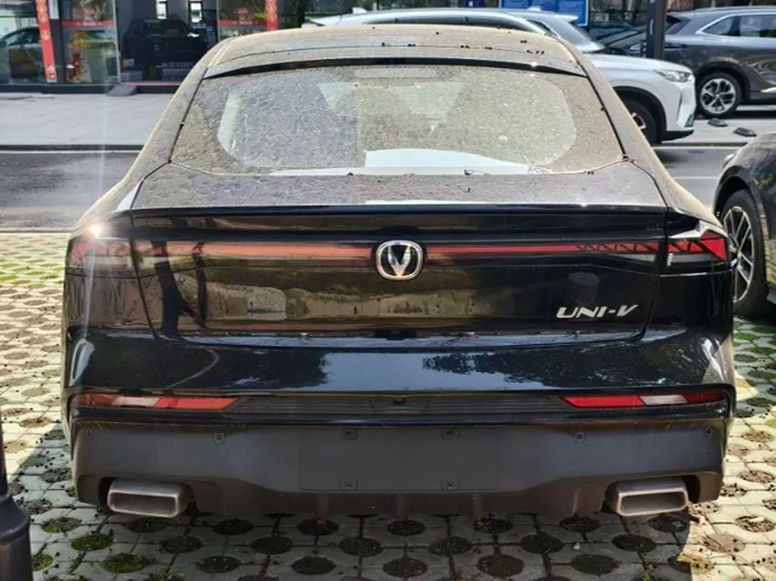 2024 ChangAn UNI-V 1.5T 188HP L4 7DCT,autocango,china used car exporter,china ev exporter,chinese used car exporter,chinese used ev exporter