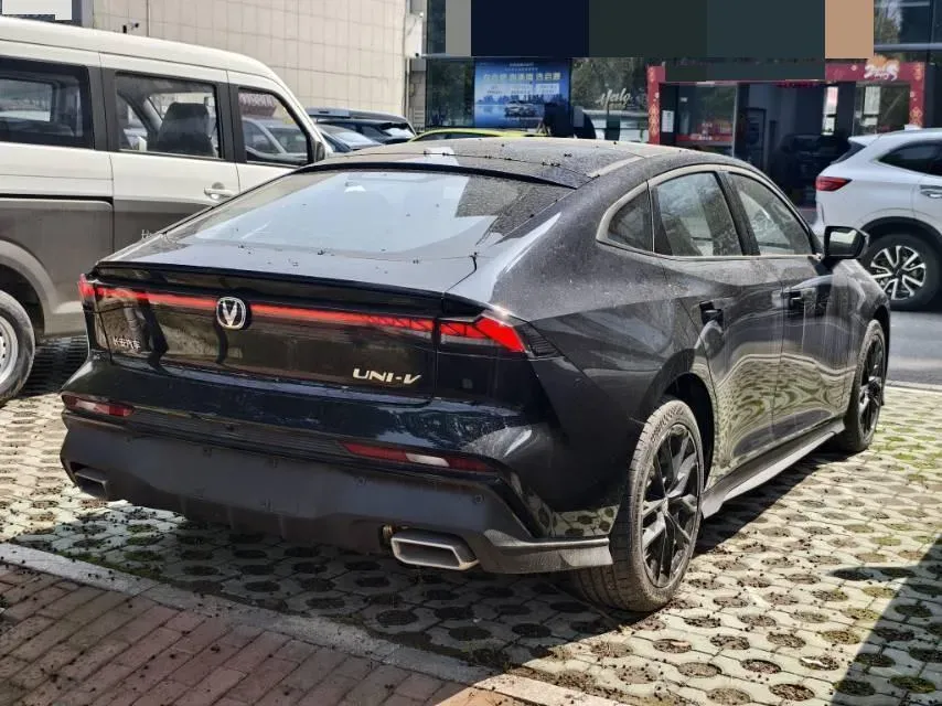 2024 ChangAn UNI-V 1.5T 188HP L4 7DCT,autocango,china used car exporter,china ev exporter,chinese used car exporter,chinese used ev exporter