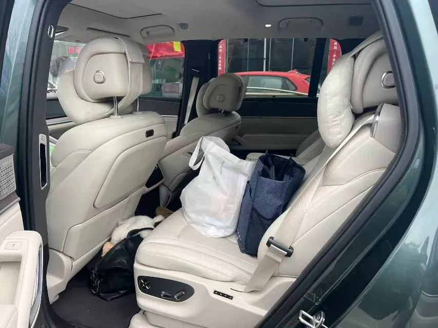 2025 Denza DenzaN9 2.0T 207HP L4 E-CVT PHEV,autocango,china used car exporter,china ev exporter,chinese used car exporter,chinese used ev exporter