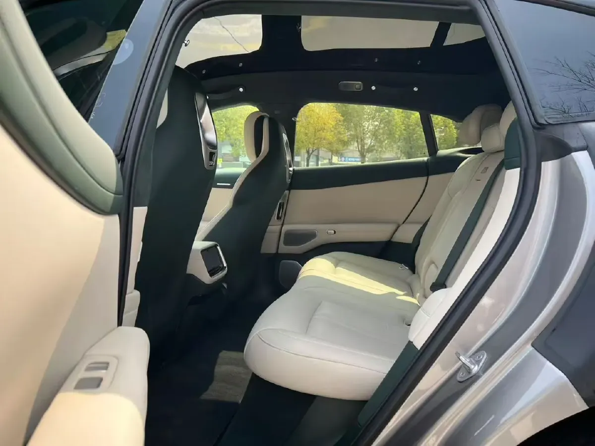 2025 MI YU7 BEV 101.7KWH,autocango,china used car exporter,china ev exporter,chinese used car exporter,chinese used ev exporter