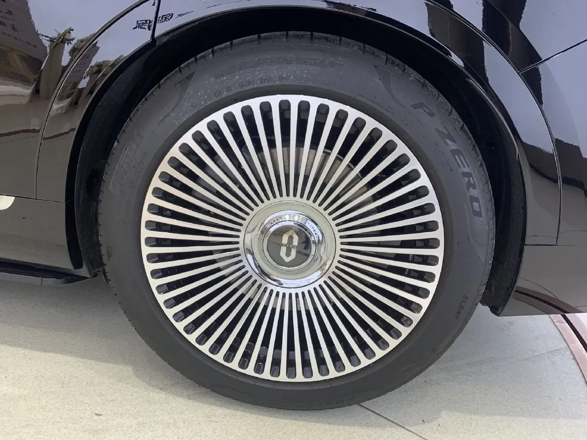 2025 AITO AITO M9 REEV 160HP REEV 52KWH,autocango,china used car exporter,china ev exporter,chinese used car exporter,chinese used ev exporter