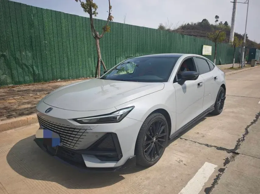 2023 ChangAn UNI-V 1.5T 188HP L4 7DCT,autocango,china used car exporter,china ev exporter,chinese used car exporter,chinese used ev exporter