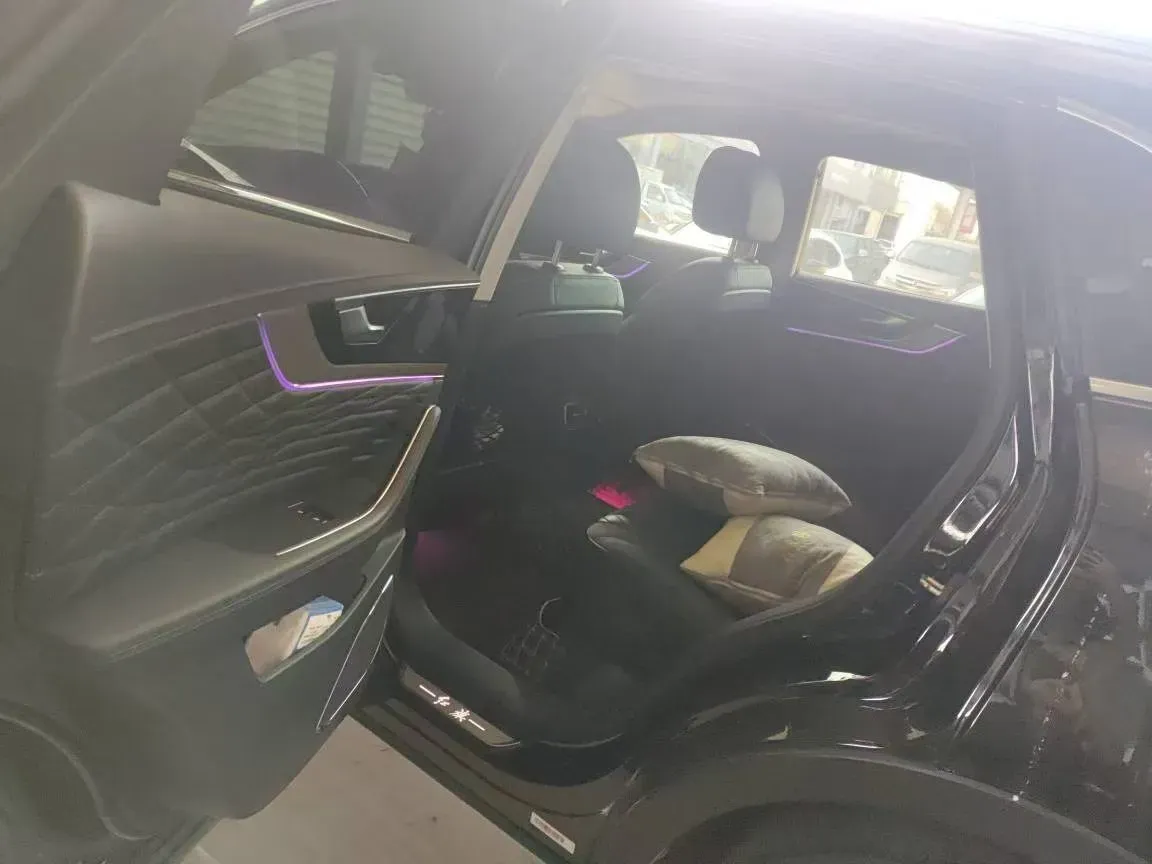 2022 HongQi HS5 2.0T 224HP L4 6AT,autocango,china used car exporter,china ev exporter,chinese used car exporter,chinese used ev exporter