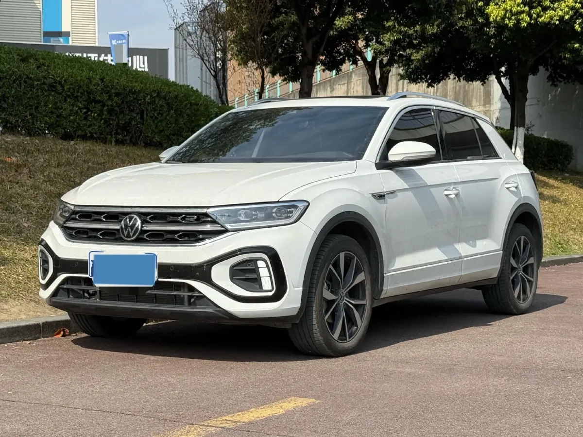 2024 Volkswagen T-Roc 1.5T 160HP L4 7DCT,autocango,china used car exporter,china ev exporter,chinese used car exporter,chinese used ev exporter