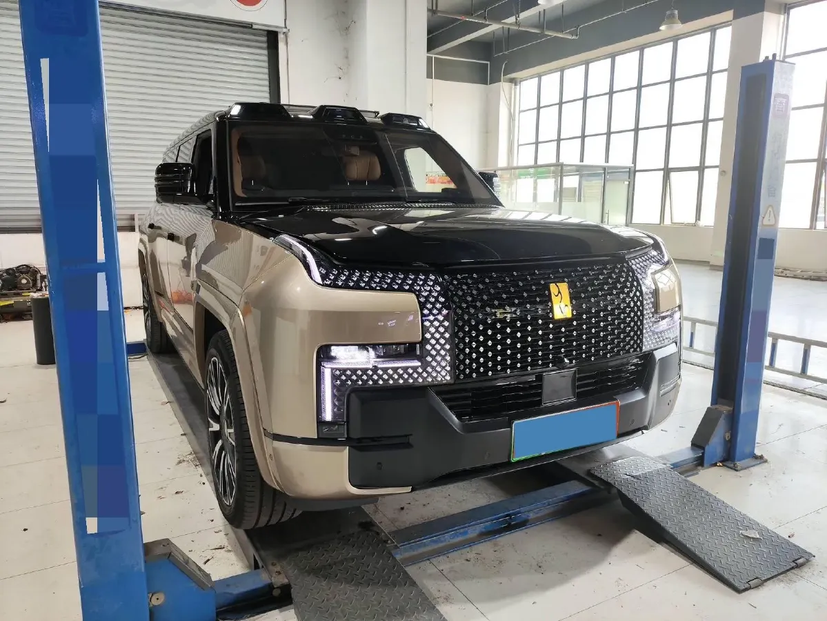 2025 YangWang U8 L REEV 272HP REEV,autocango,china used car exporter,china ev exporter,chinese used car exporter,chinese used ev exporter