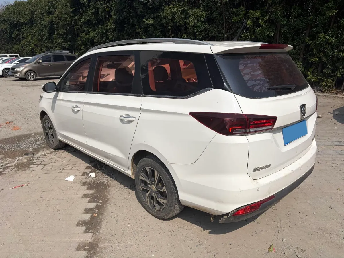 2018 BaoJun 530 1.5T 150HP L4 6MT,autocango,china used car exporter,china ev exporter,chinese used car exporter,chinese used ev exporter